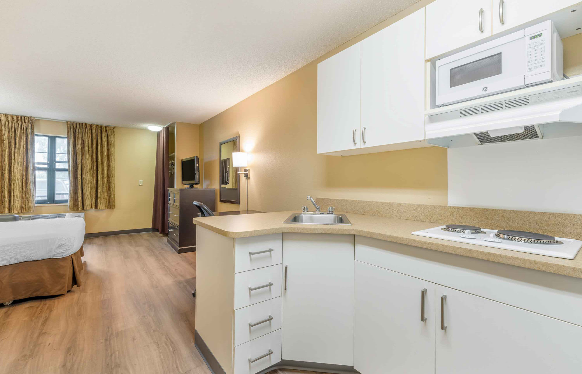 Suites Temecula – photo 5