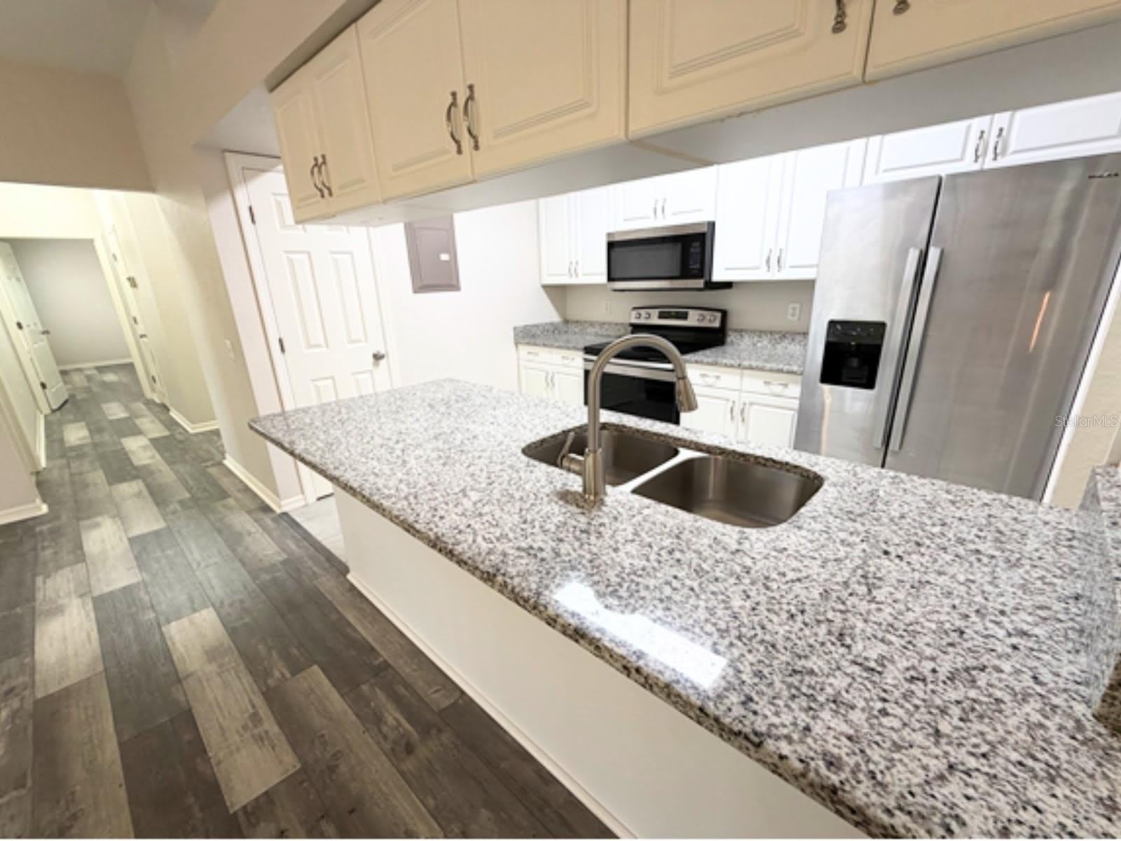 1001 EAGLE POND Drive – photo 4
