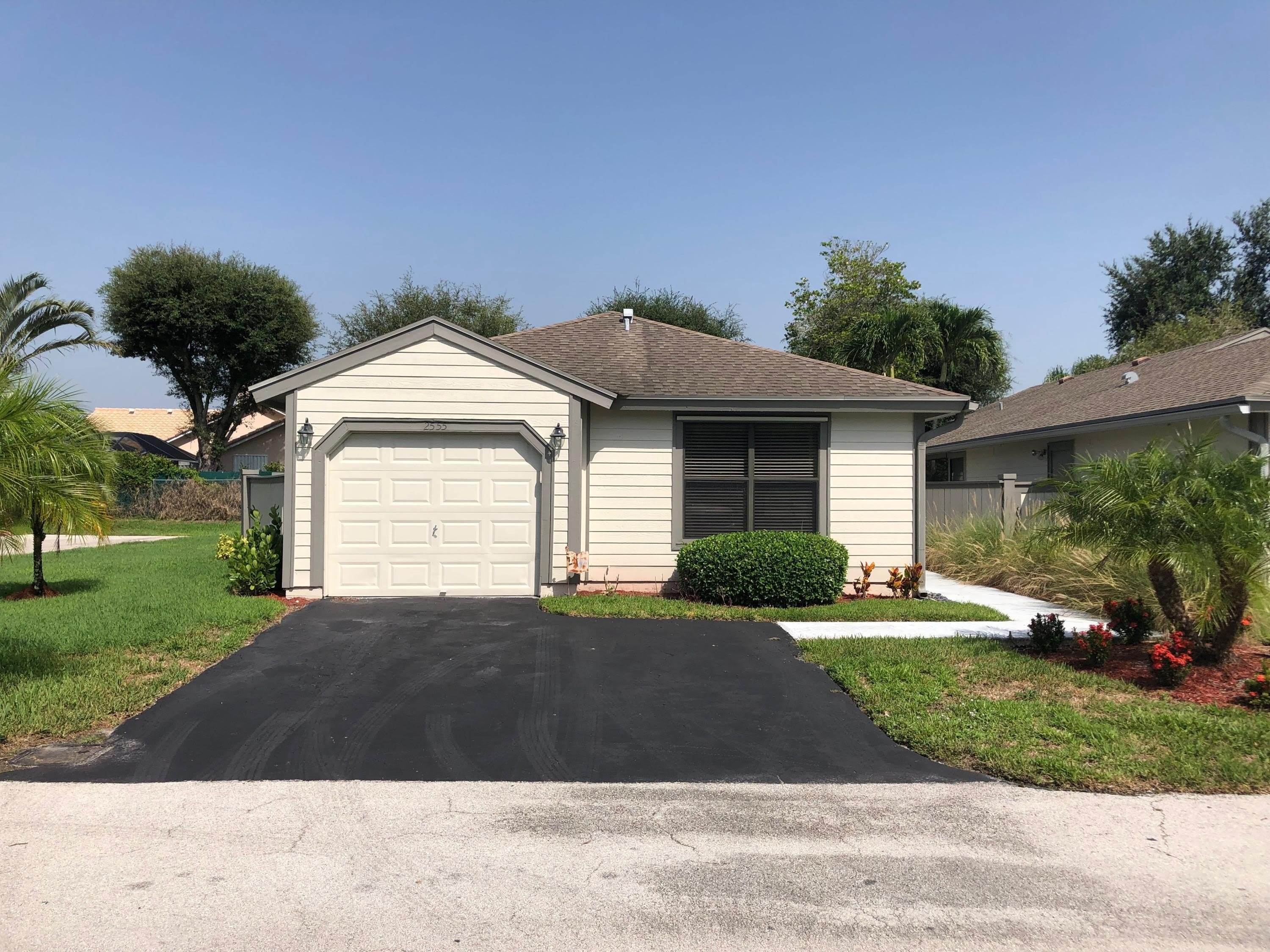 2555 Bedford Mews Drive – photo 1
