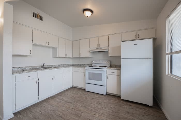 2139 West Devonshire Avenue – photo 5