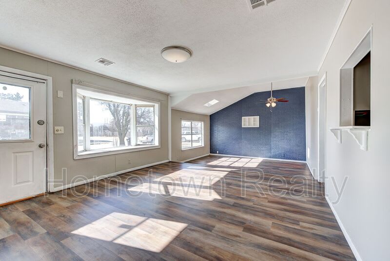 7105 NW 43rd Street – photo 3