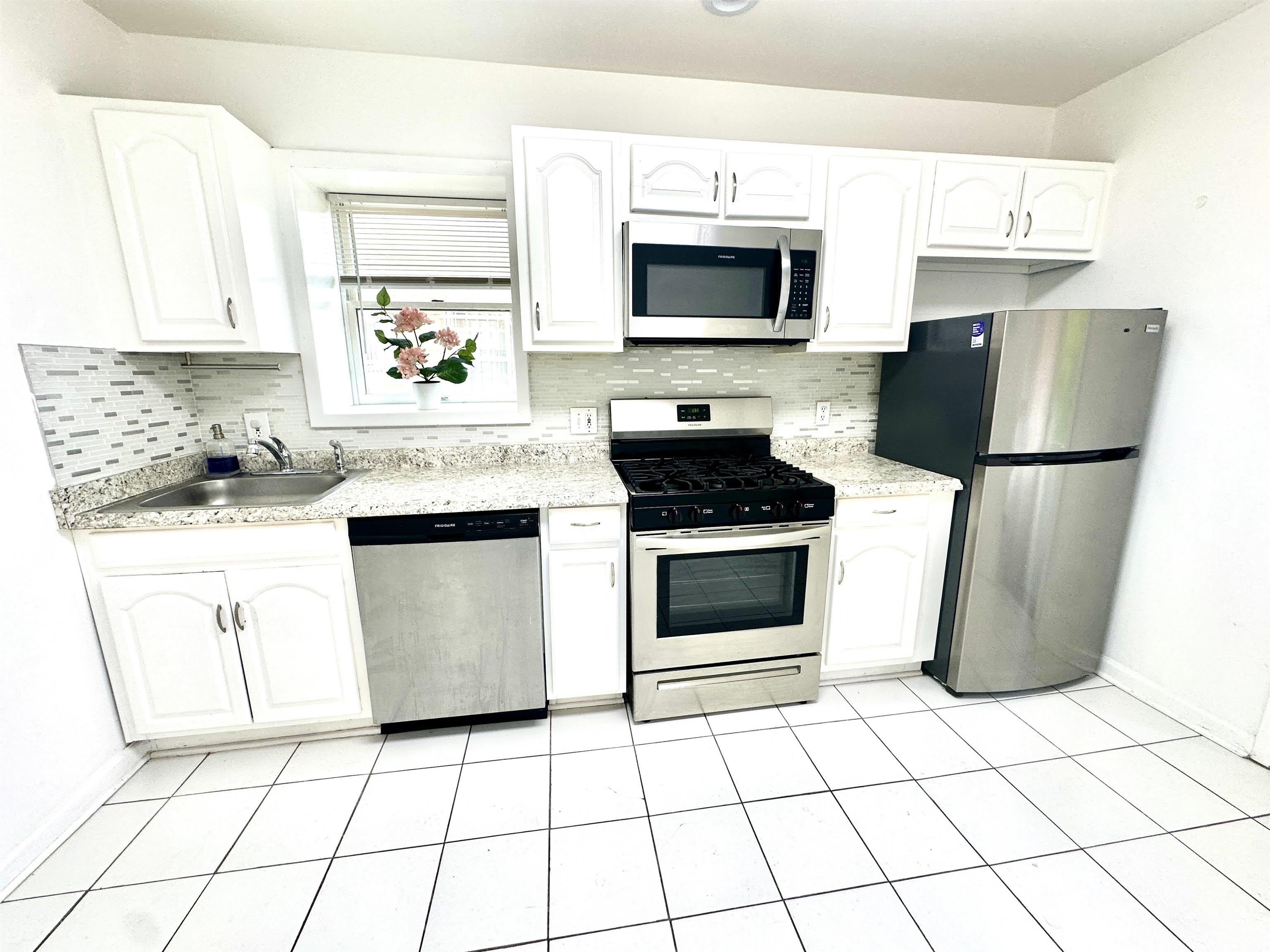 247 Clendenny Ave – photo 1