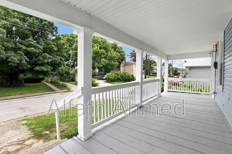 1770 Kent St – photo 4