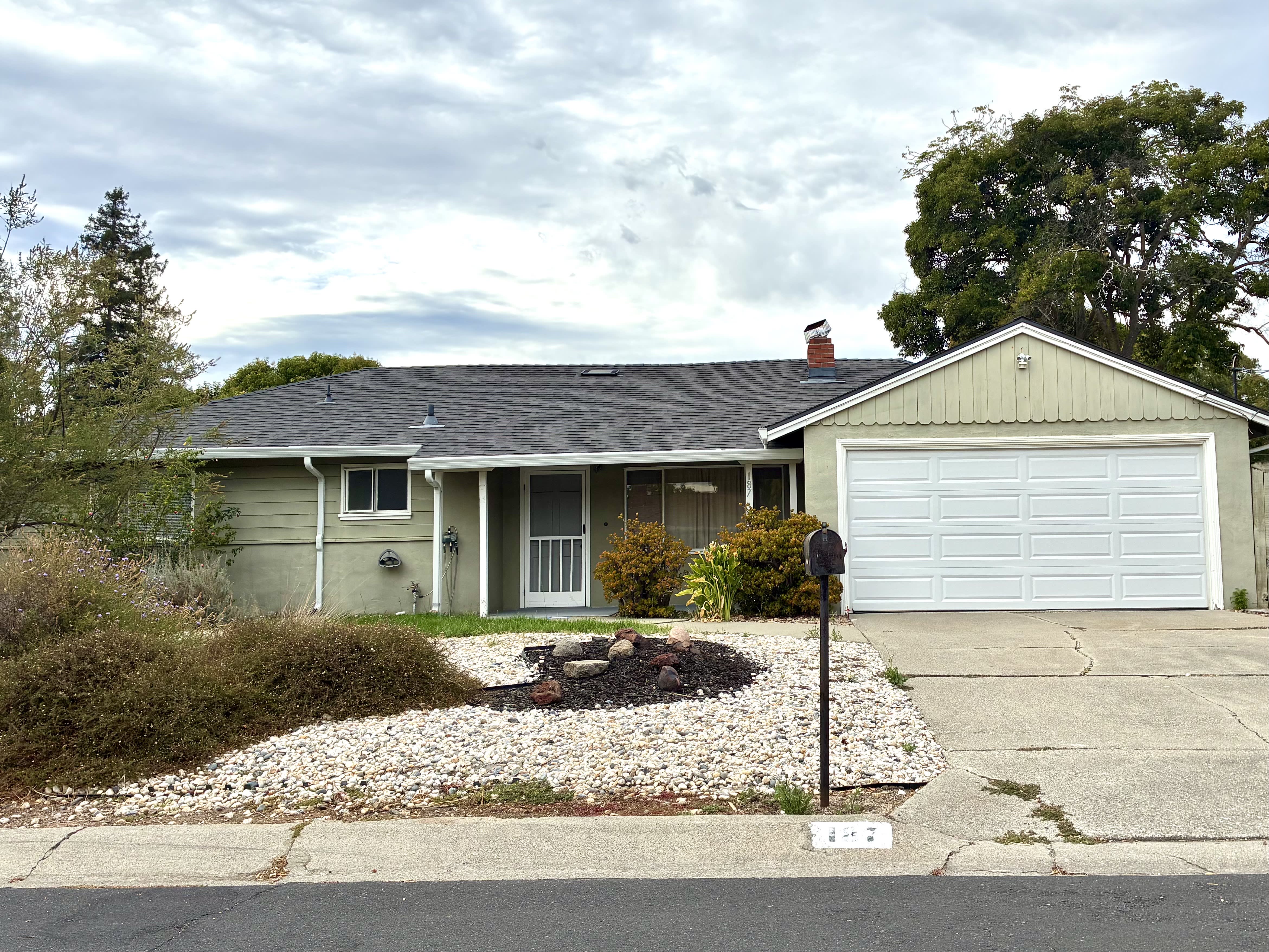 187 Agnes Way – photo 1