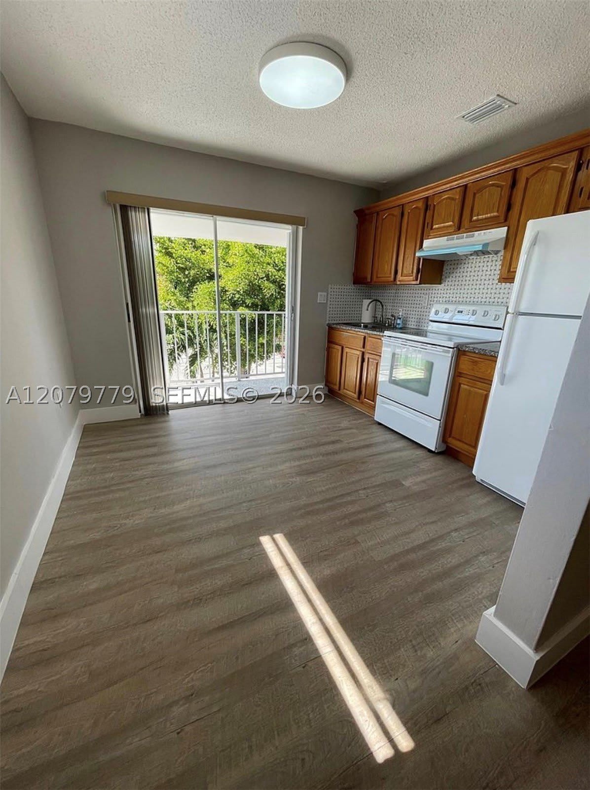 827 SW 11th Ave – photo 2