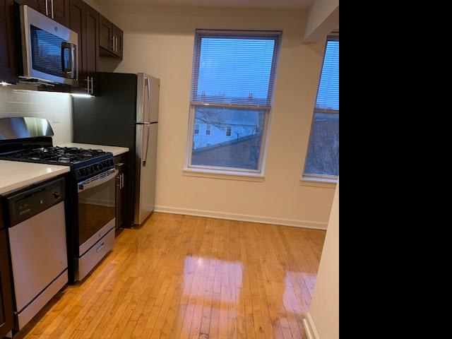 1555 N Mohawk Street – photo 2