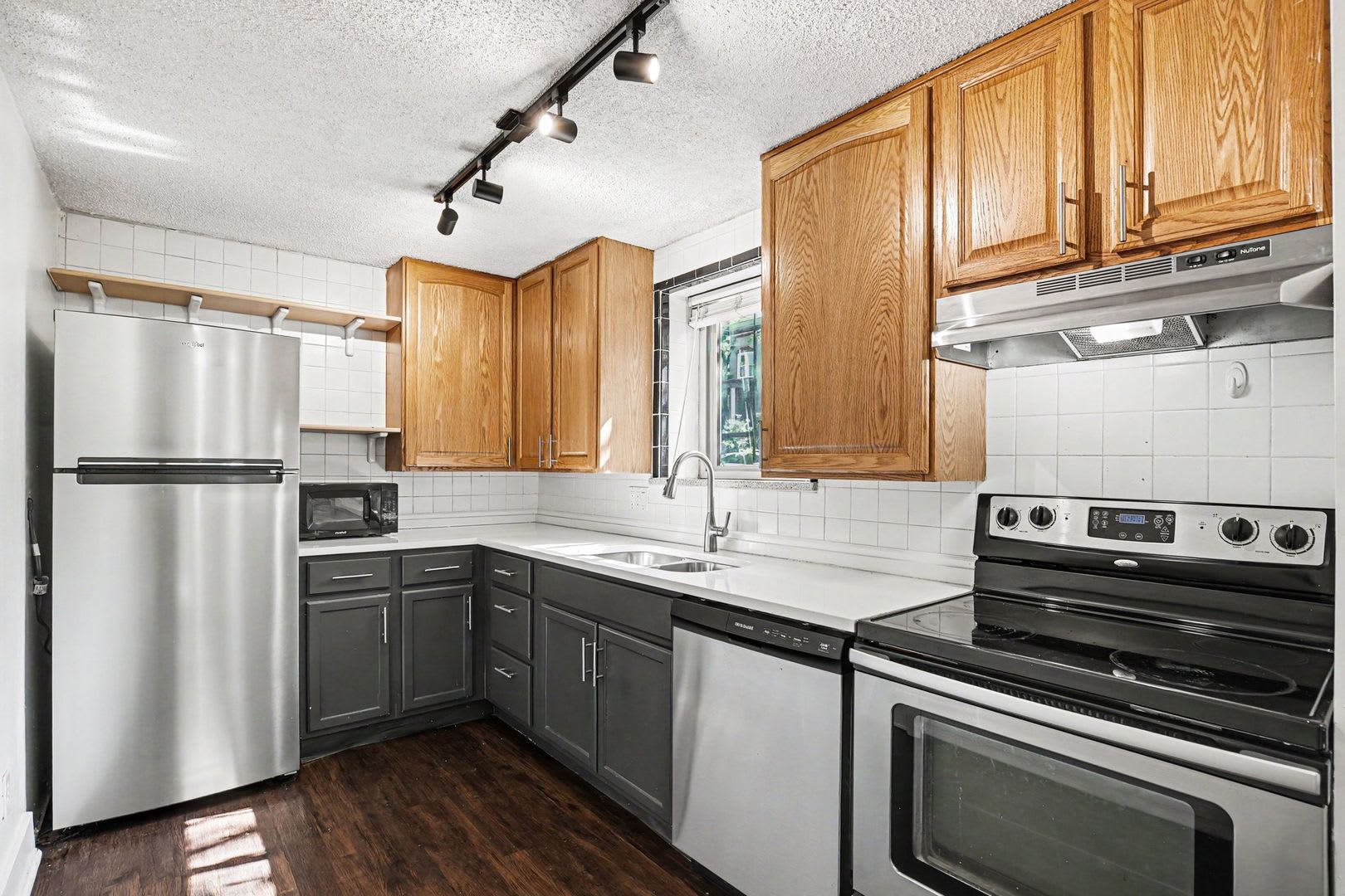 Charming 2-Bedroom Condo in a Prime Location – photo 5