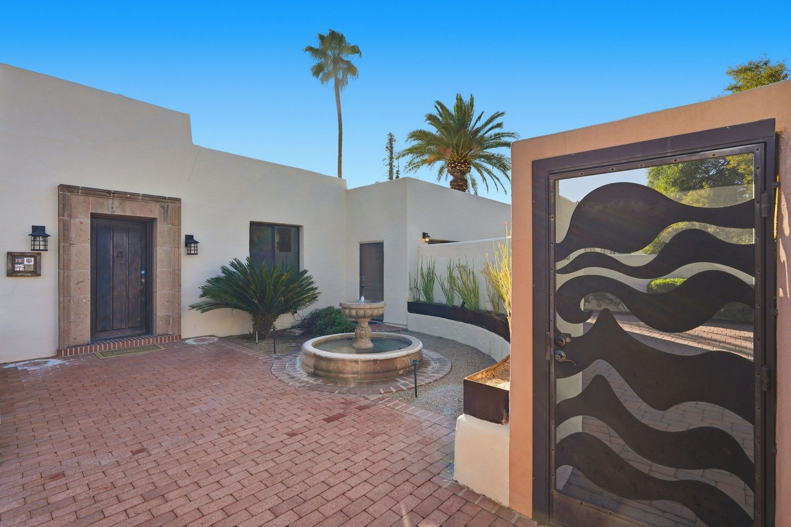 Elegant 3-Bedroom Home in Historic Tucson – photo 3