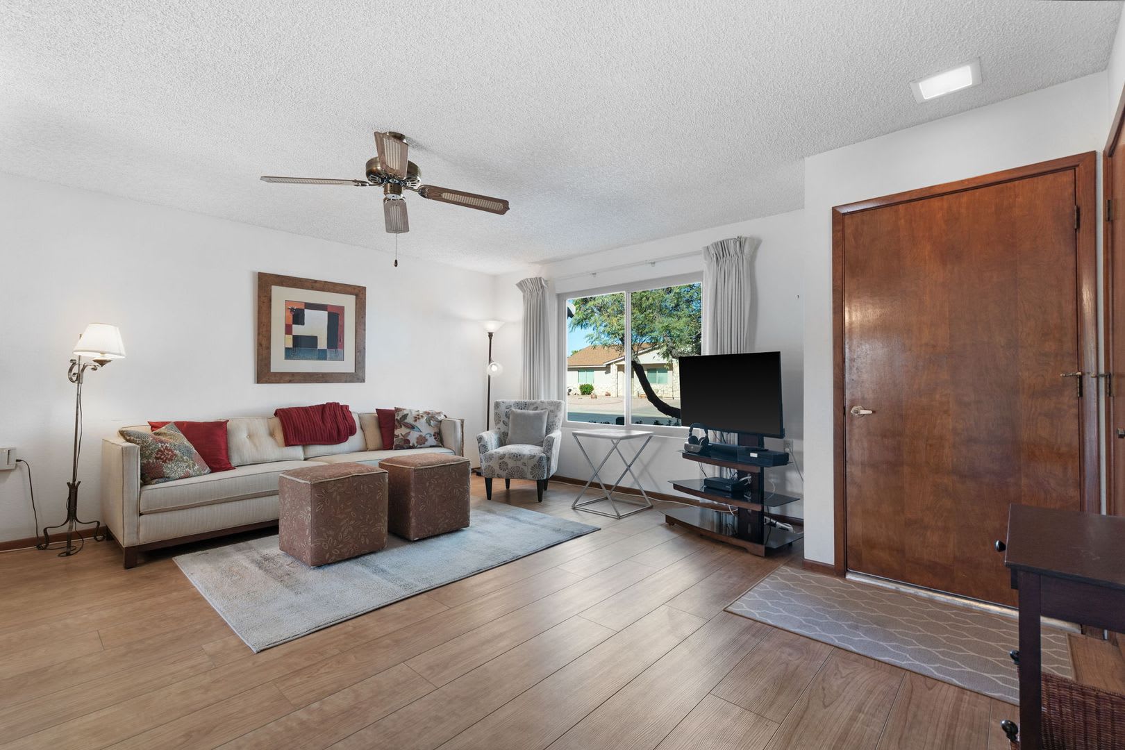 Discover Comfortable Living In This 2Bedroom 1 5 Bath Home In Leisure World A 45 Active Adult Resort Community Available From May Through October 2026 Only – photo 5