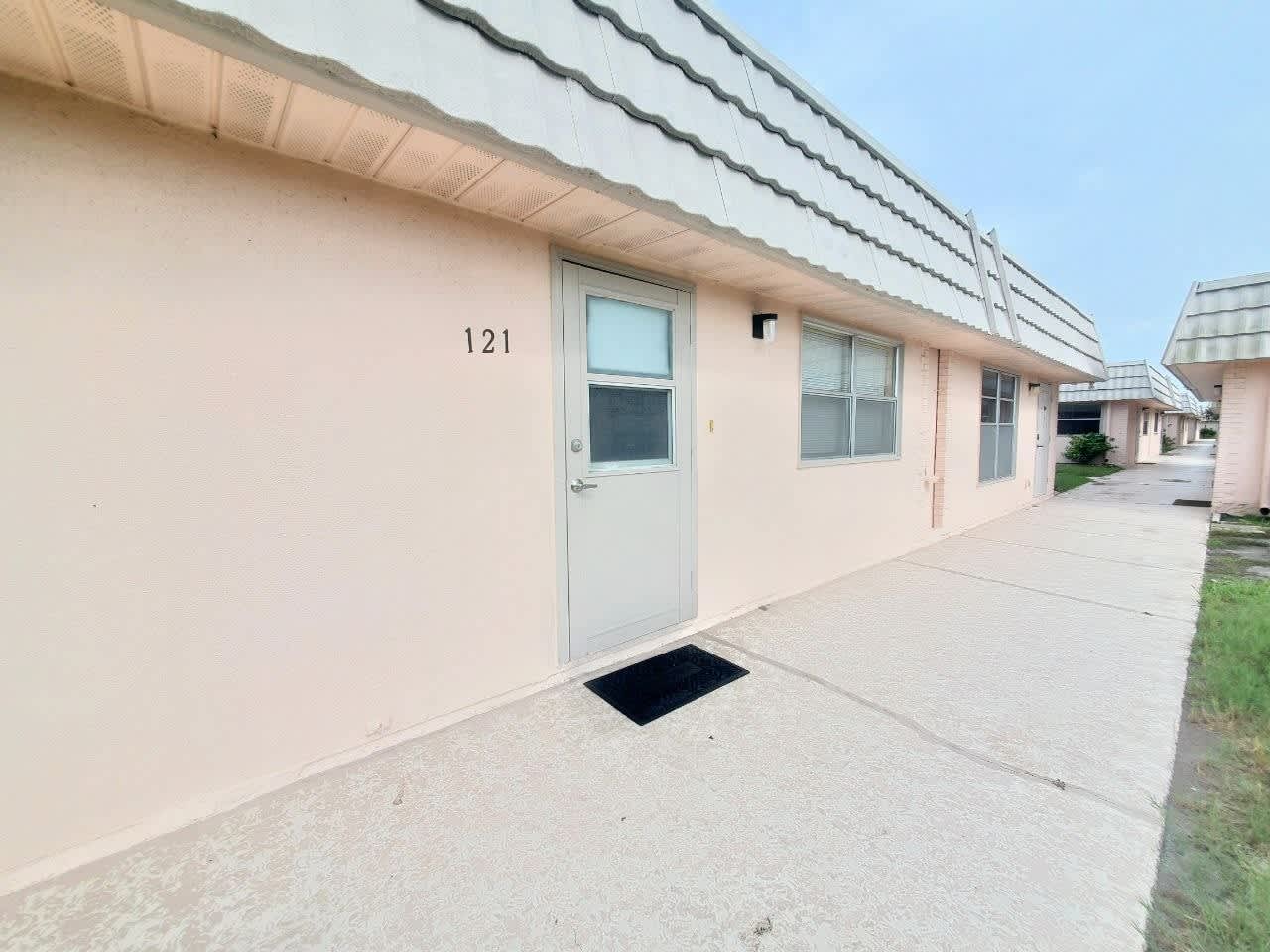 201 Bedford Trl Apt 121 – photo 1