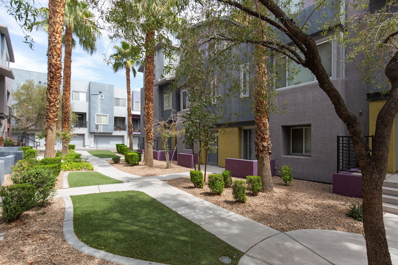 Three bedroom unit with two car garage in luxury SW gated community – photo 3