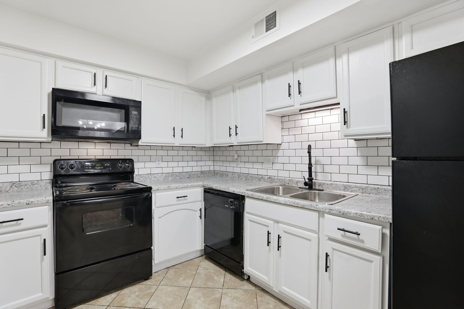 The Lenox Apartment Homes – photo 4