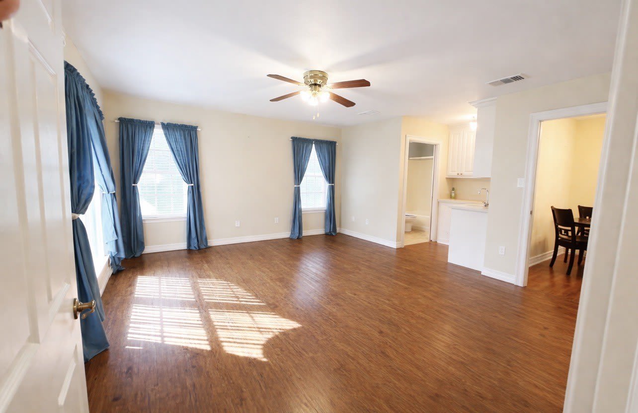 1825 Glenway Drive – photo 4