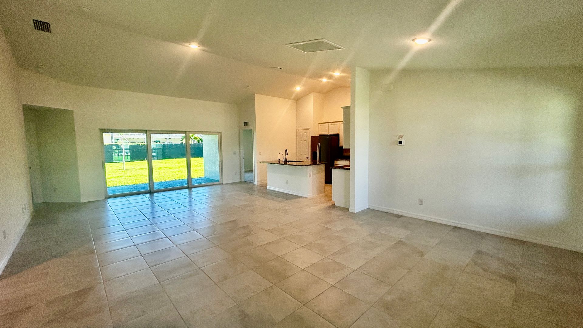 Spacious 4 Bedroom Cape Coral Home Lawn Care Included – photo 3