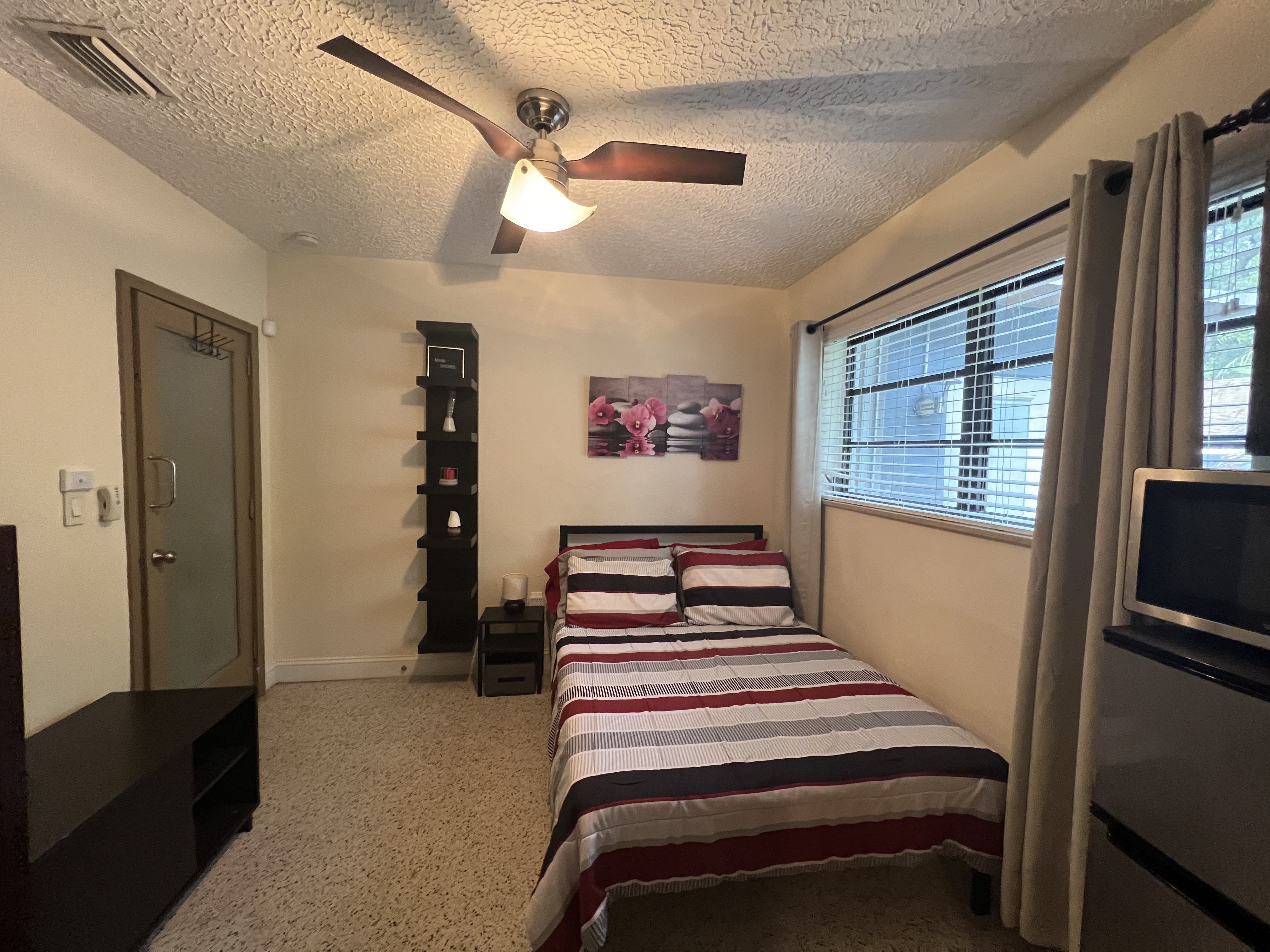 900 Ne 85th St – photo 4