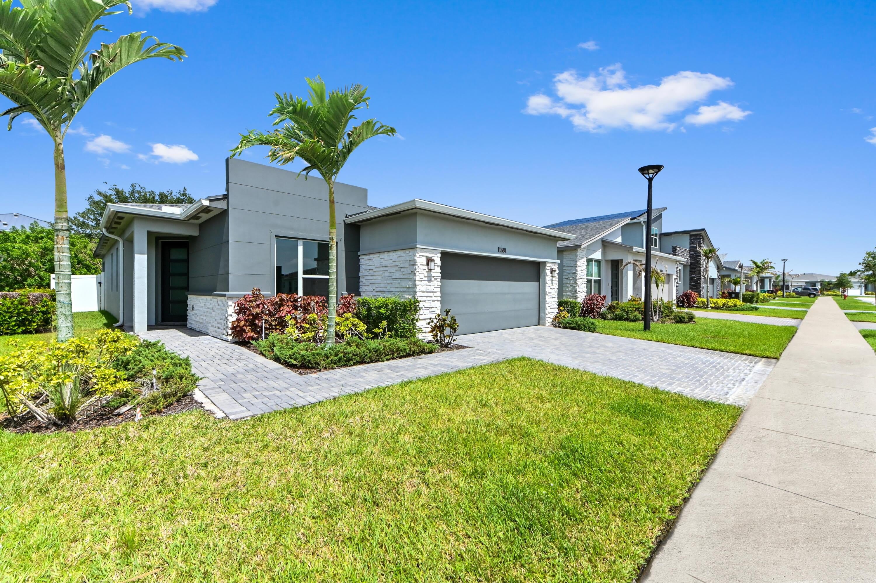 11381 SW Lyra Drive – photo 1