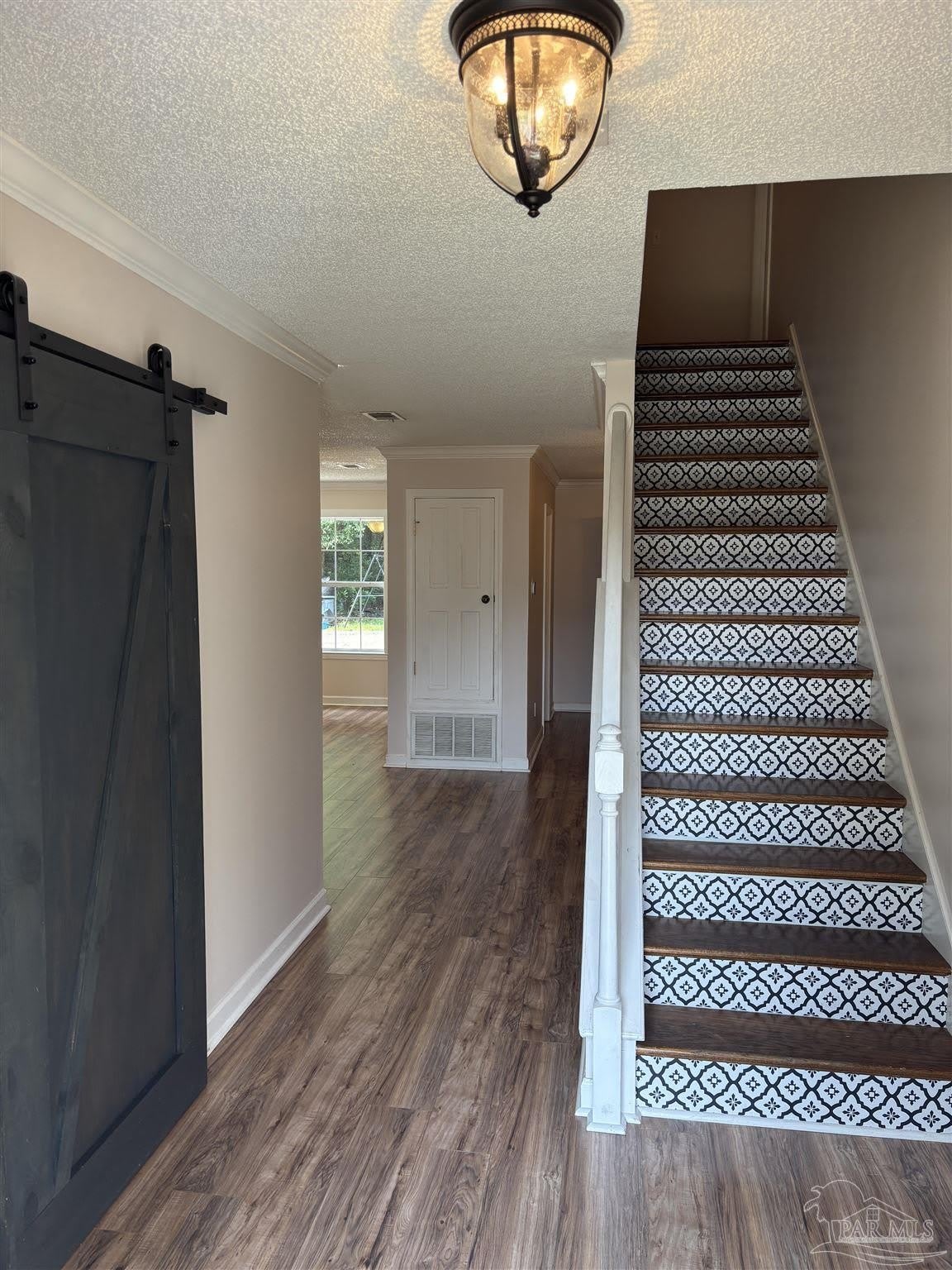 3111 Leesburg Sq – photo 2