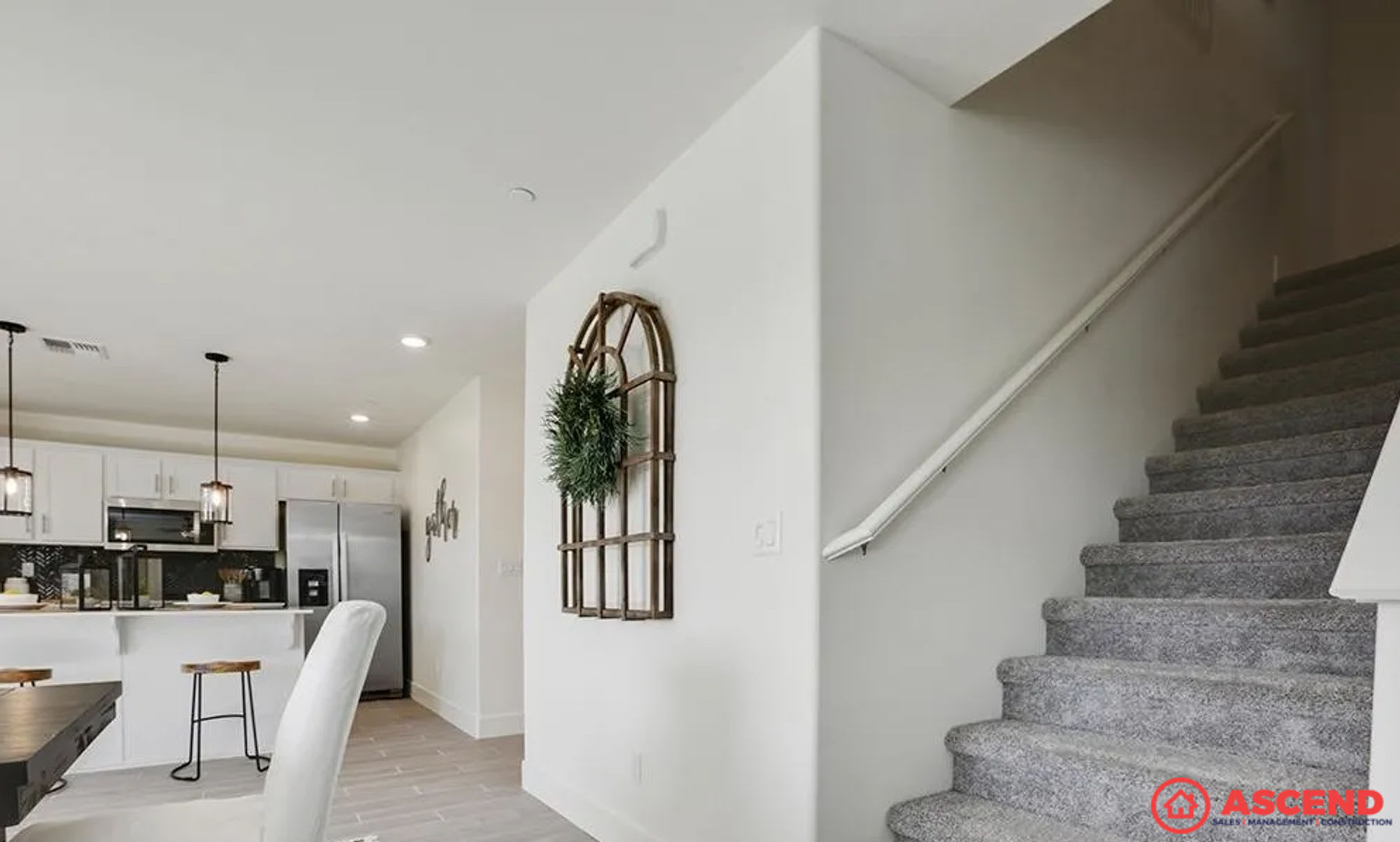 Spacious 5BR/3.5BA Home in 93311 – Solar Powered, Utilities Included! – photo 4