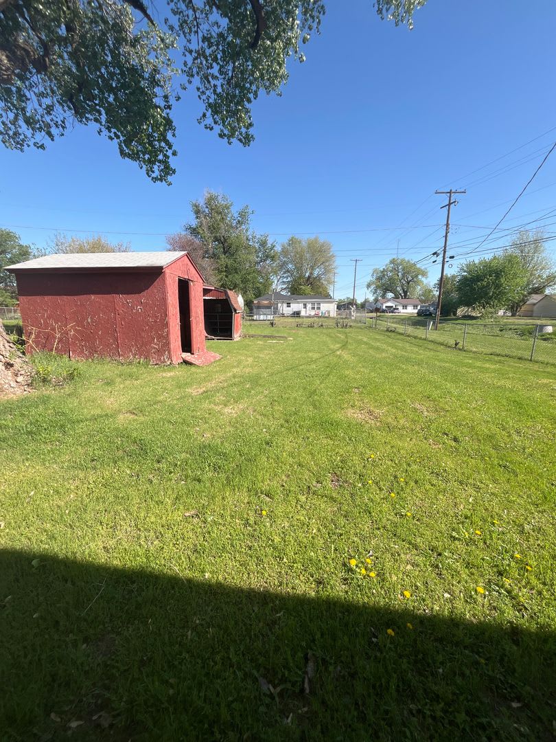 230 E Hickory – photo 2