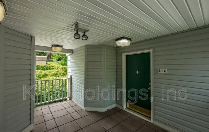 2050 N Calvert St – photo 1