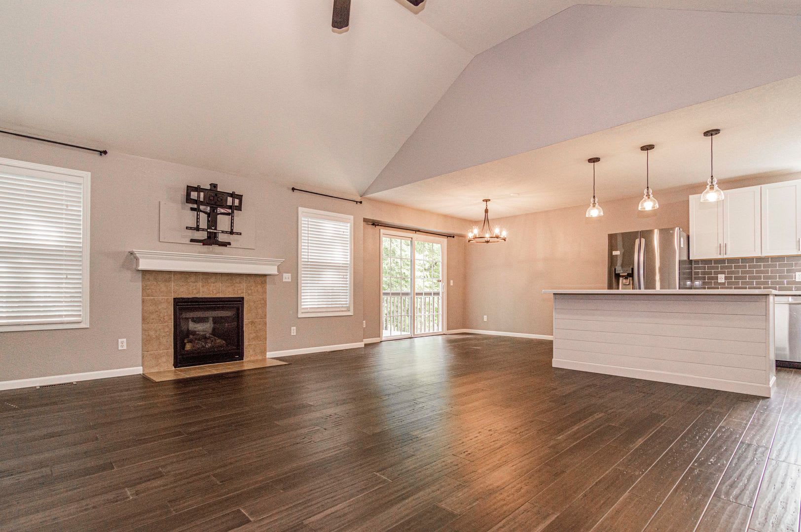 Please View 3D Virtual Walk-Through Before Scheduling a Showing – photo 5