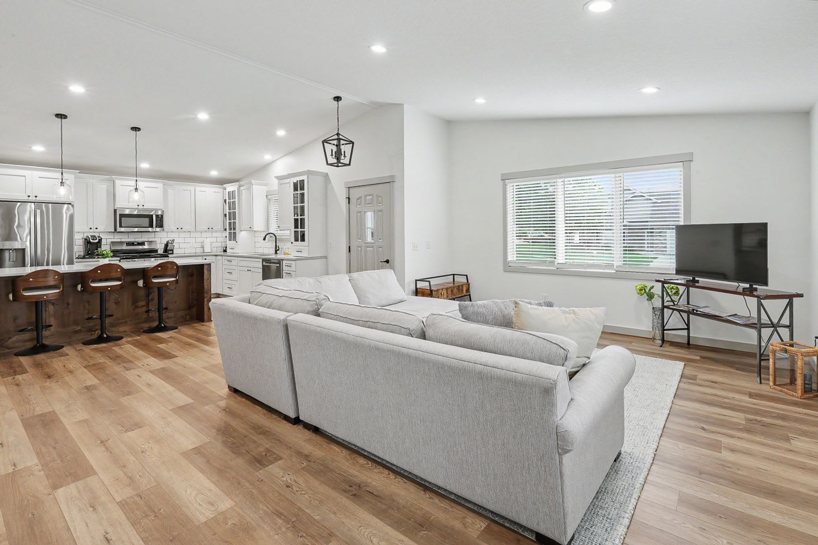 Newly Remodel 3 bed house – photo 1