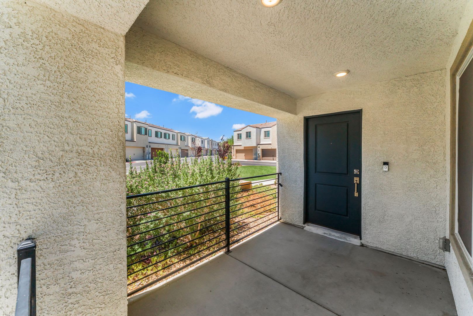 Modern Gated Townhome Living with Resort-Style Community Amenities – photo 3