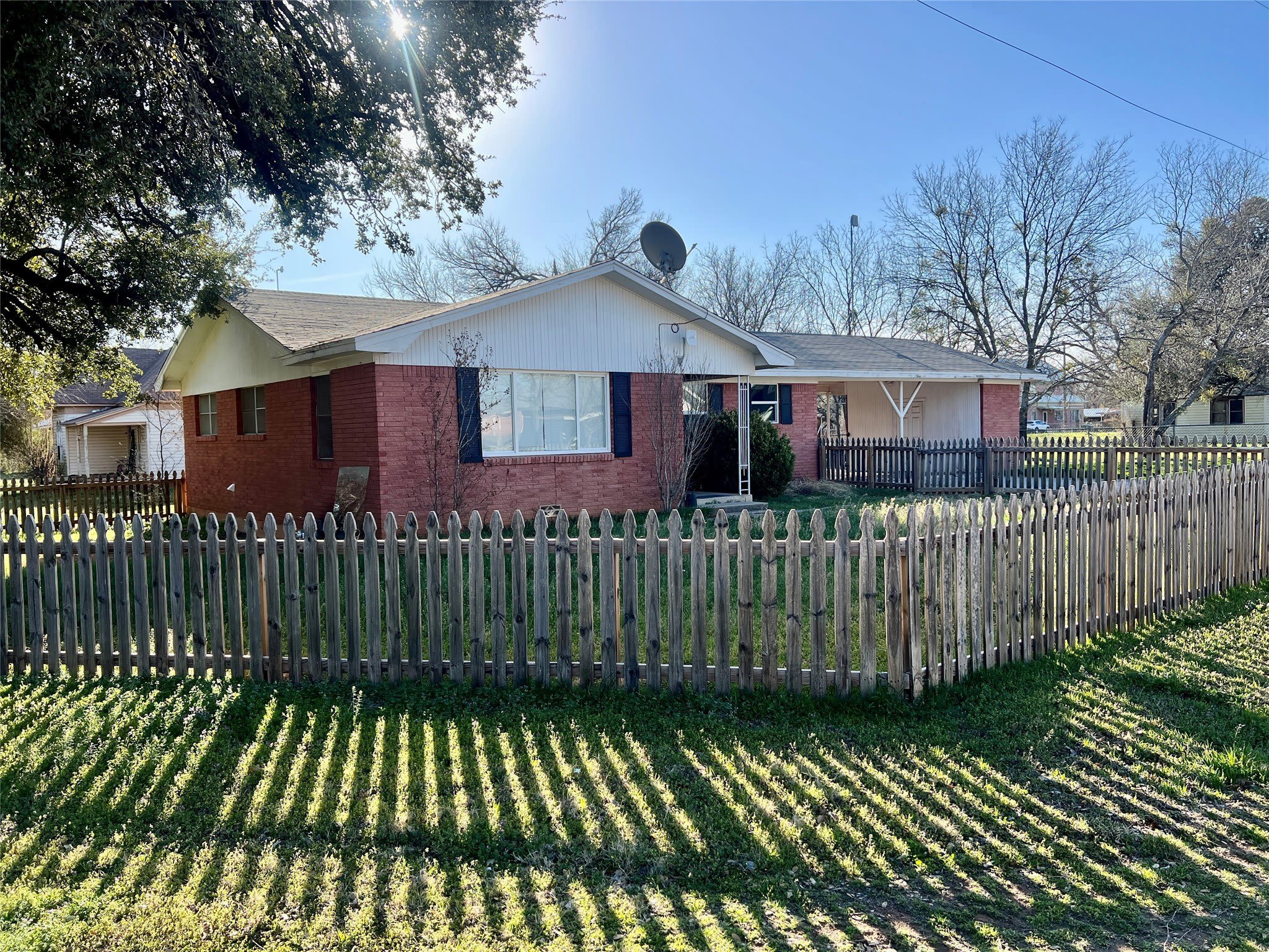 216 Woodlawn Avenue – photo 3