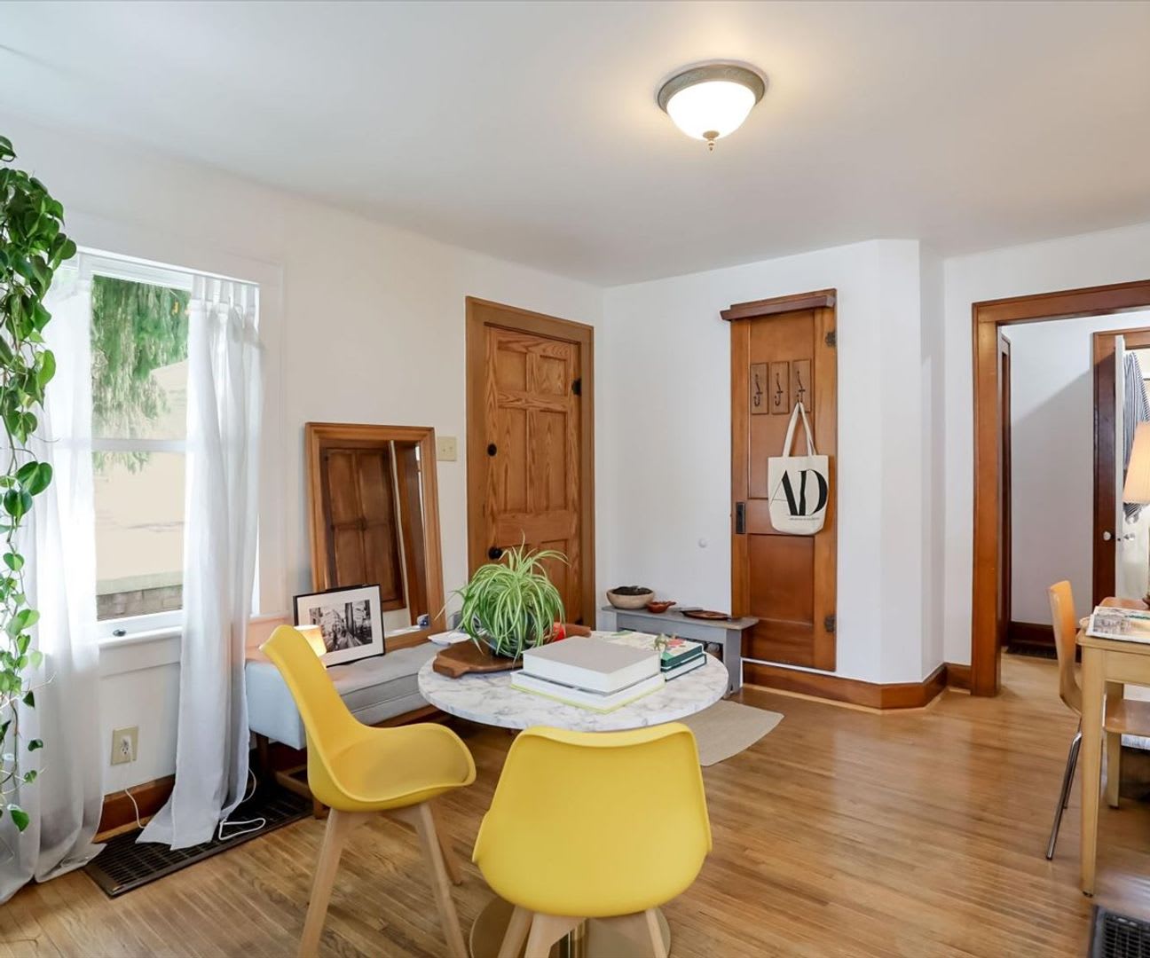 Beautiful New Listing Available Now Monthly Rent 1 950 – photo 3
