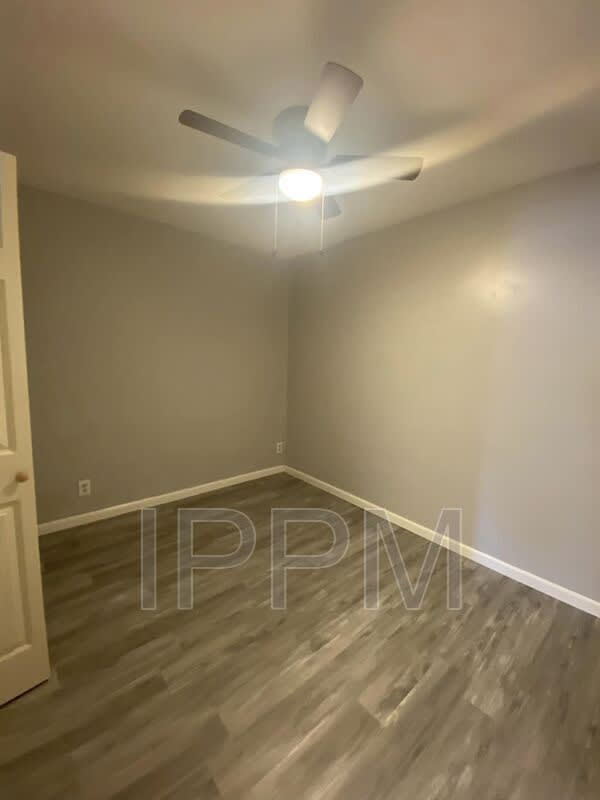 910 E. Adams – photo 5