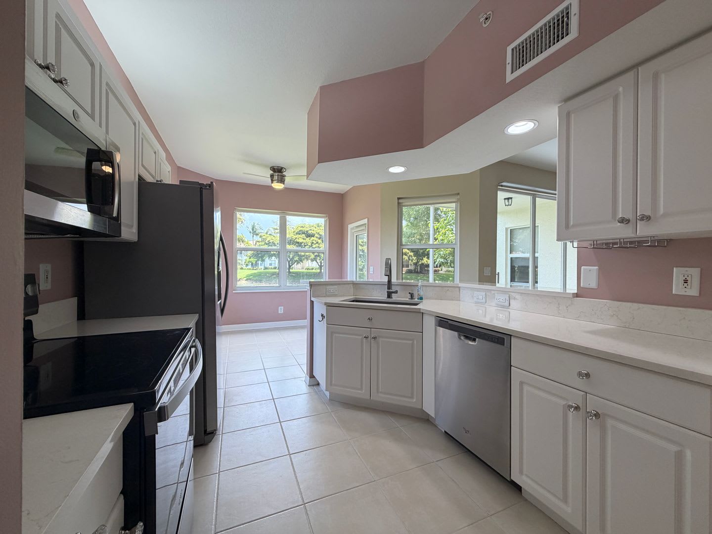 Annual Rental 3 Bed 2 Bath Condo With 1 Car Garage In Dover Place – photo 5
