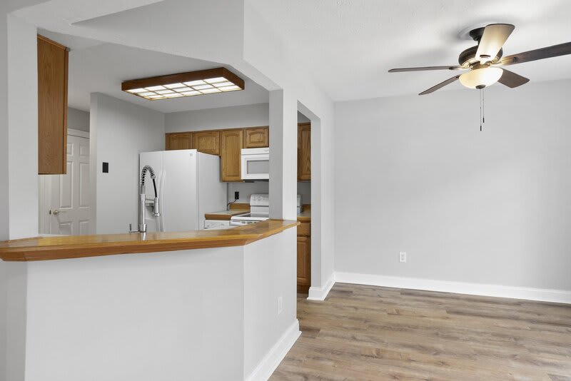2258 N Tollgate Cir – photo 5