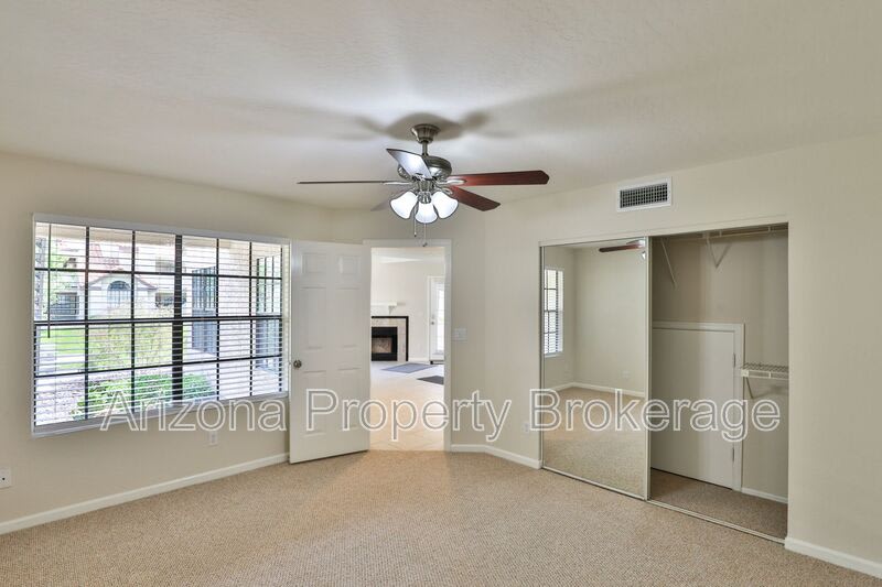 2333 E. Southern Ave. – photo 4