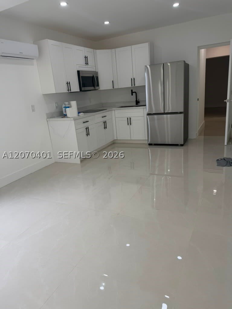 861 E 33Rd St – photo 3