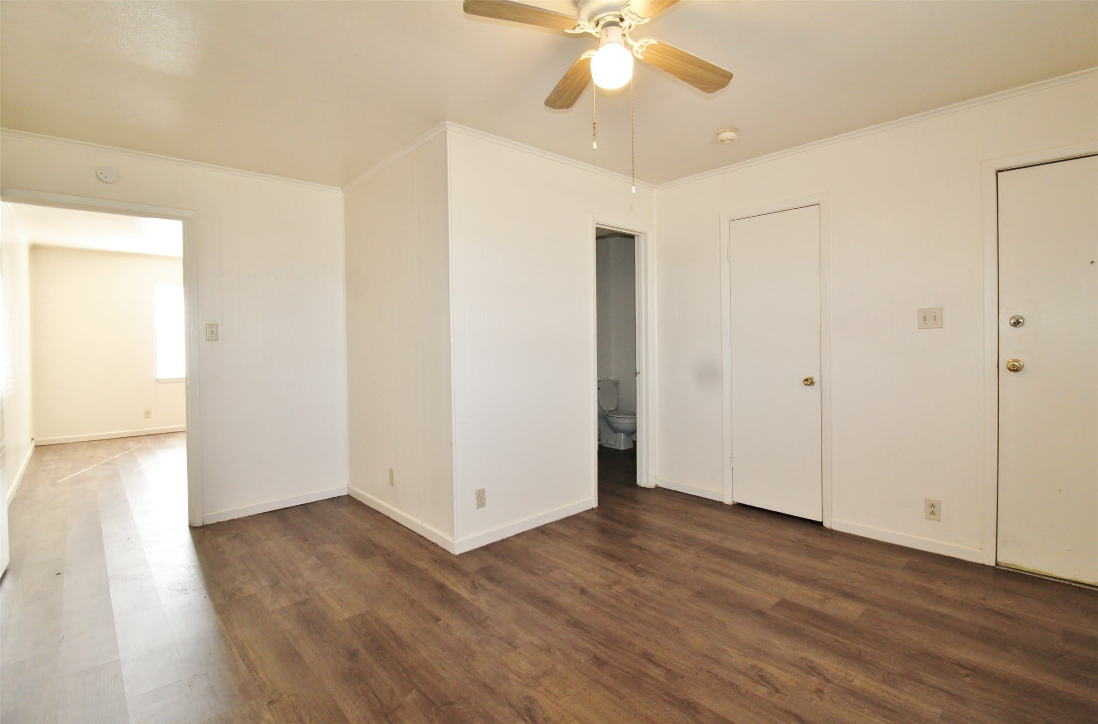 715 E 3rd Street – photo 4