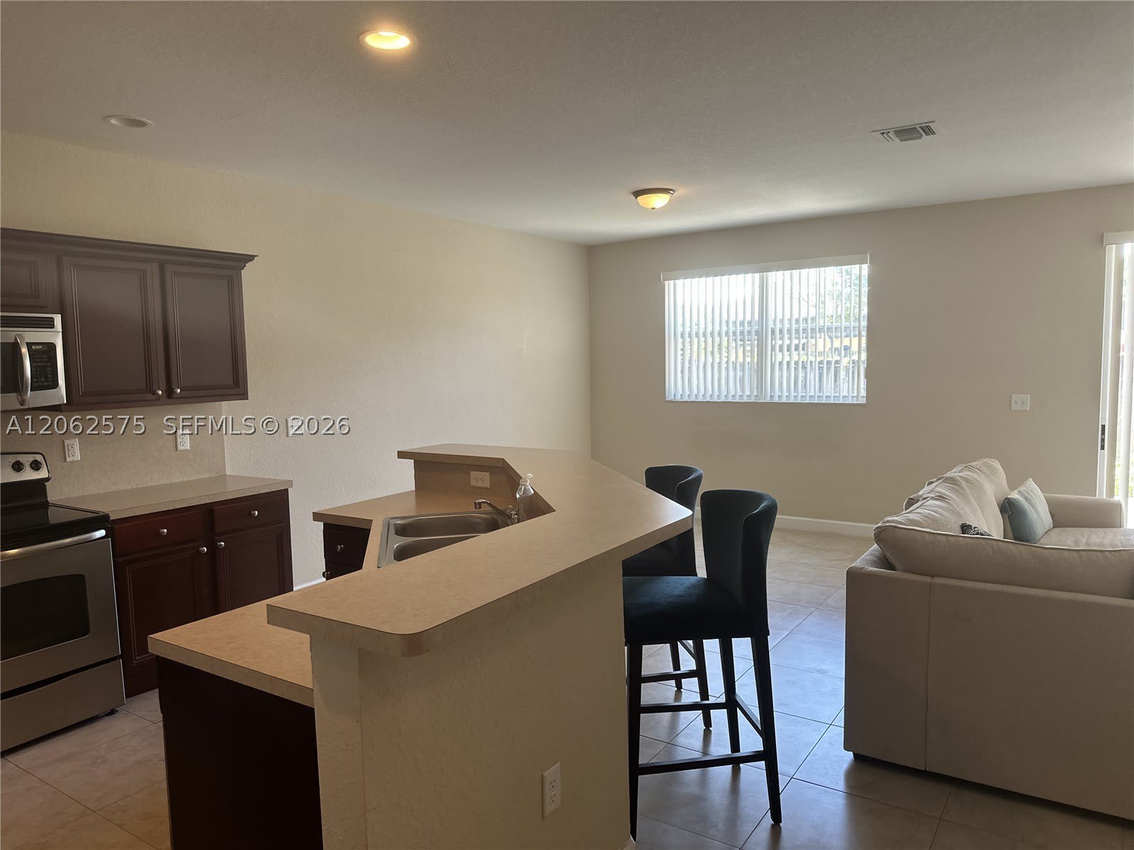 1015 NE 208th St – photo 4