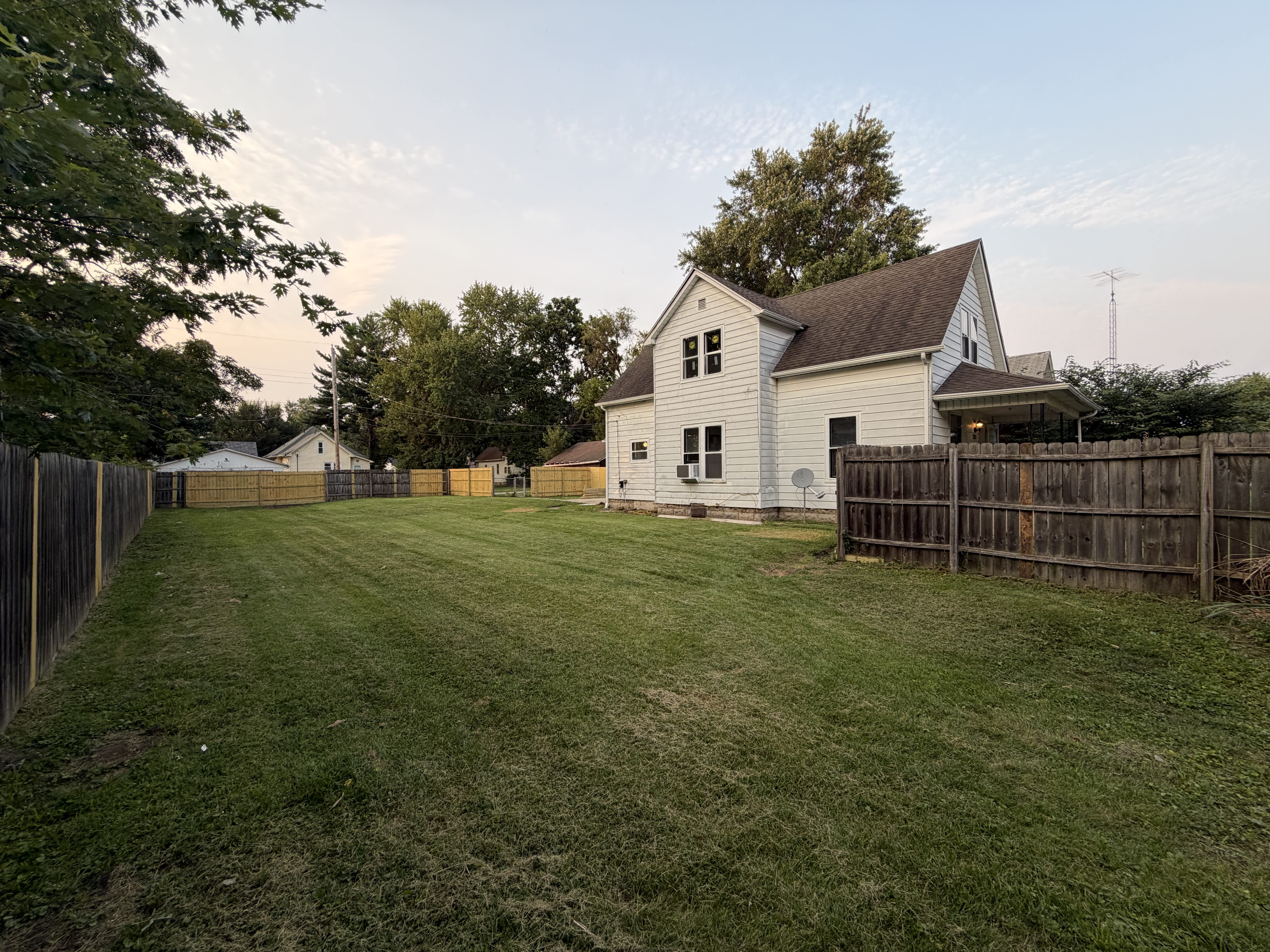 2012 1st Ave – photo 3