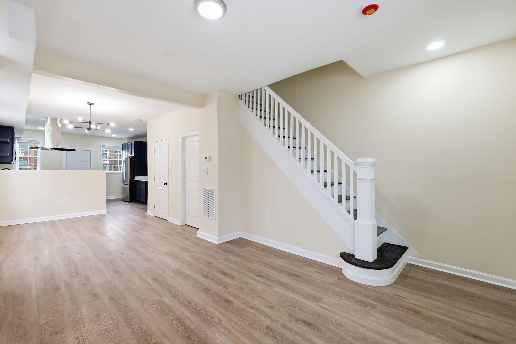 245 N MONASTERY Avenue – photo 4