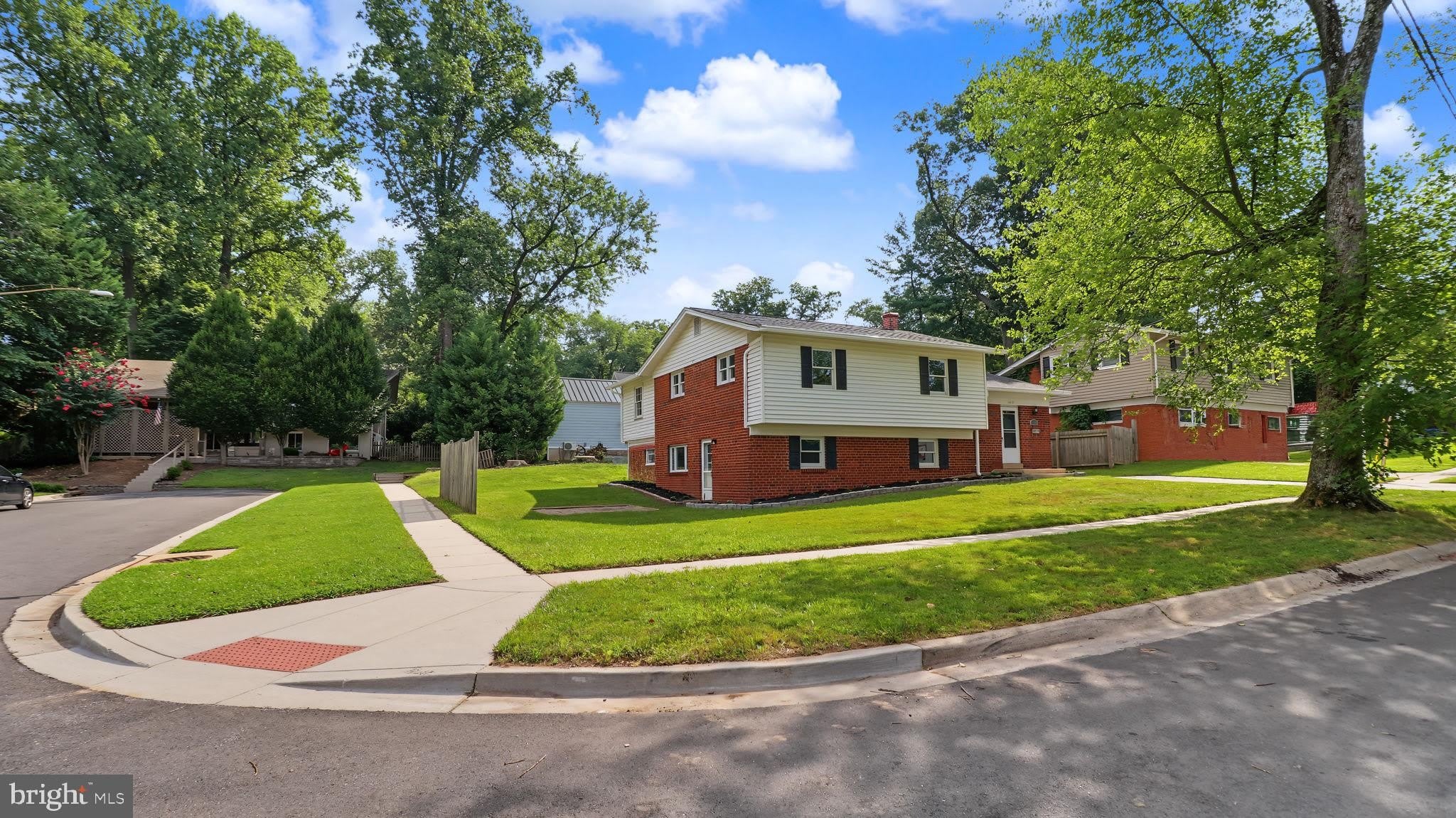 11419 LUND Place – photo 1