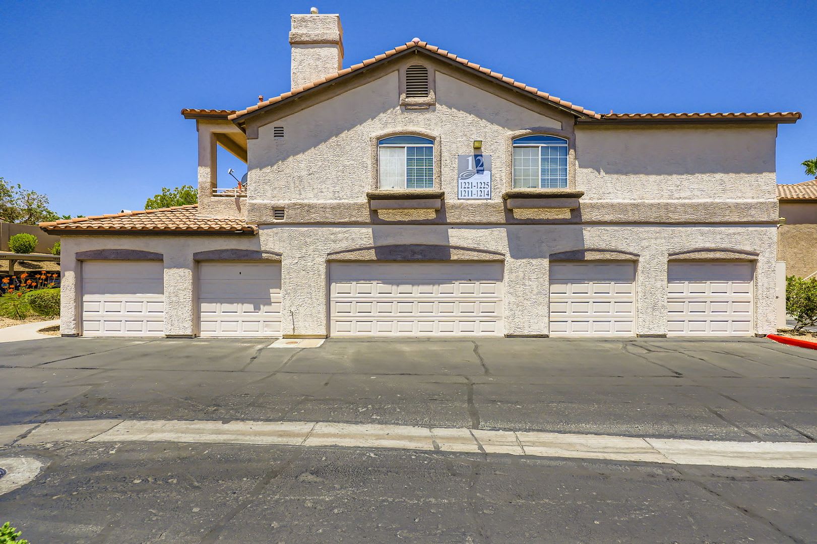 Upgraded First Floor Condo With Private Garage In Prime Green Valley Location Coming Soon – photo 2