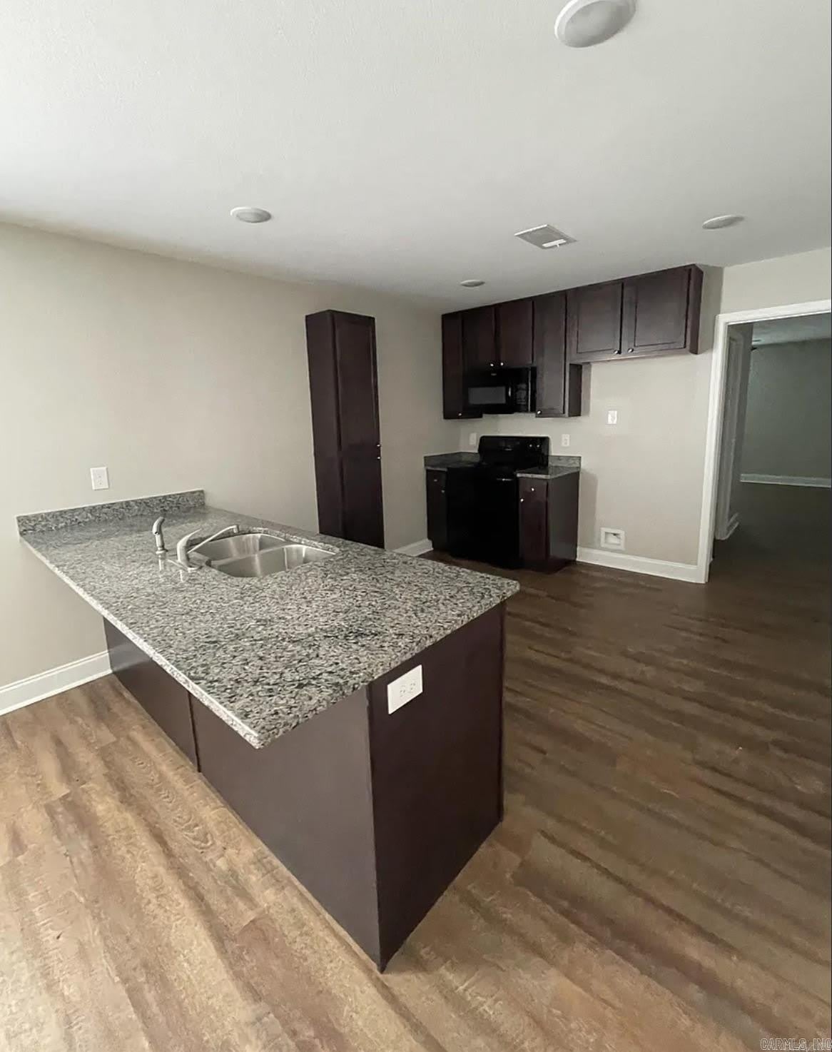 607 Lenora – photo 4