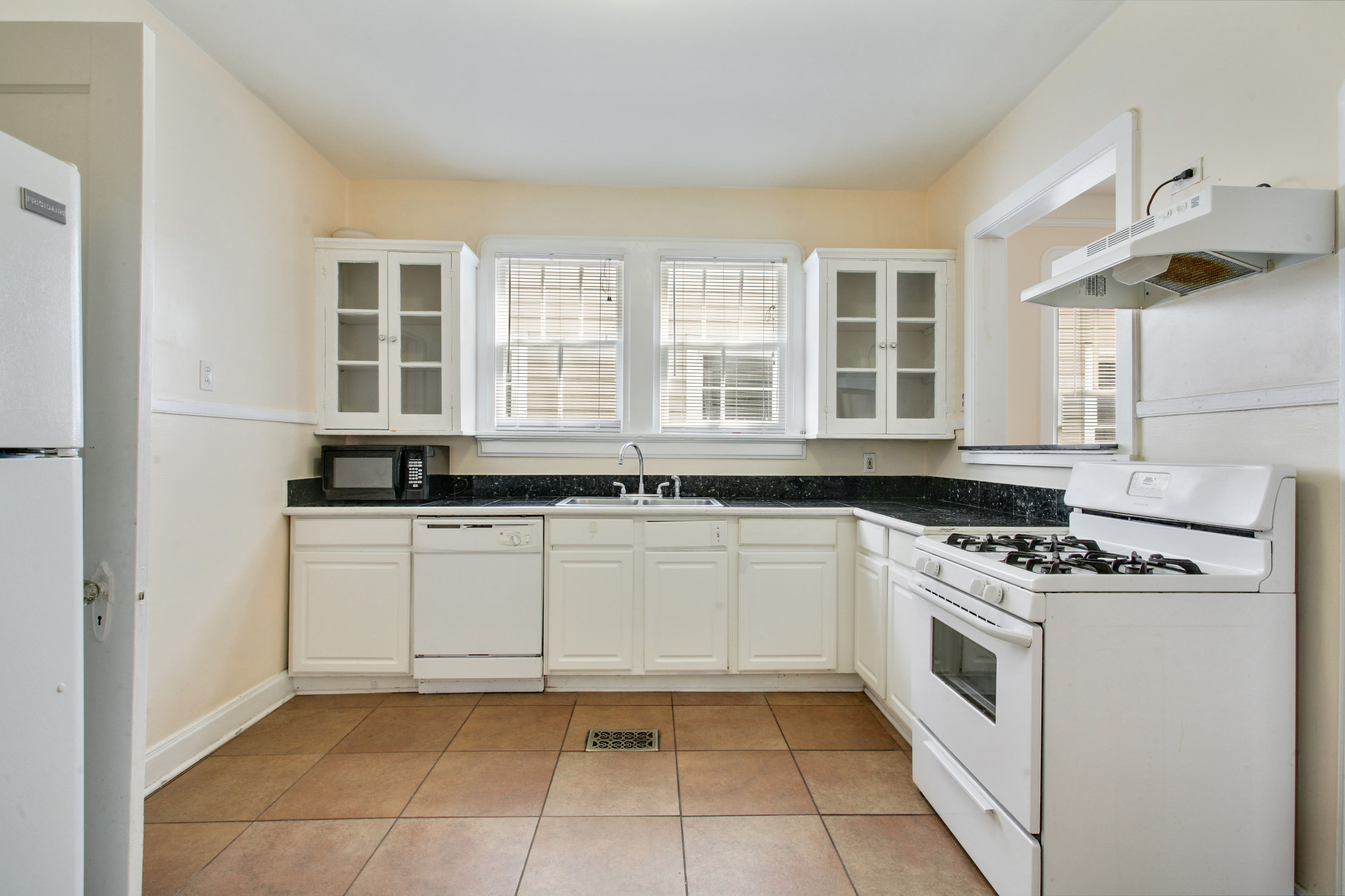 2102 South Carrollton Avenue – photo 4