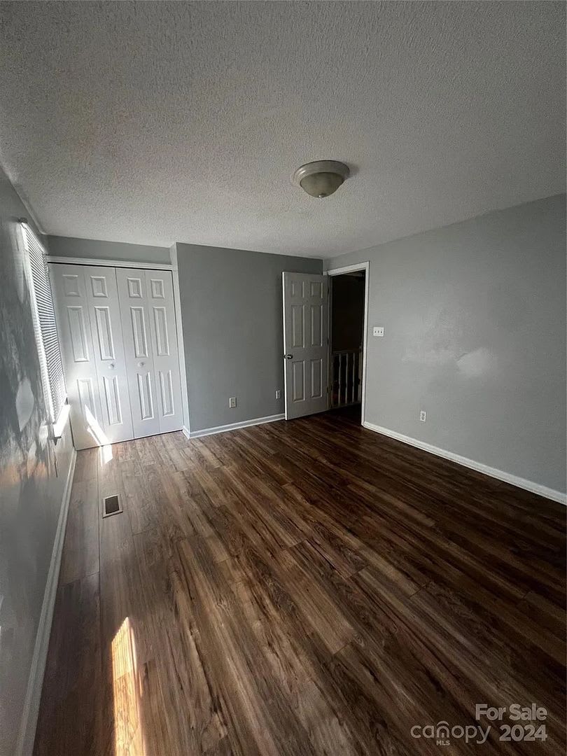 Room In 6 Bedroom Home At Flint Glenn Ln – photo 3