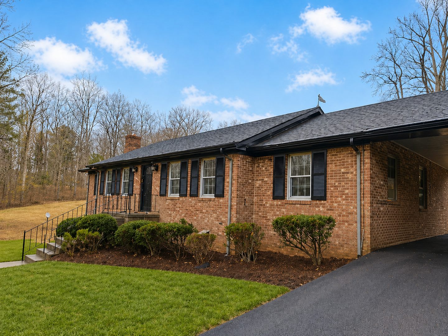 “Two Living Spaces. One Incredible Opportunity – photo 2