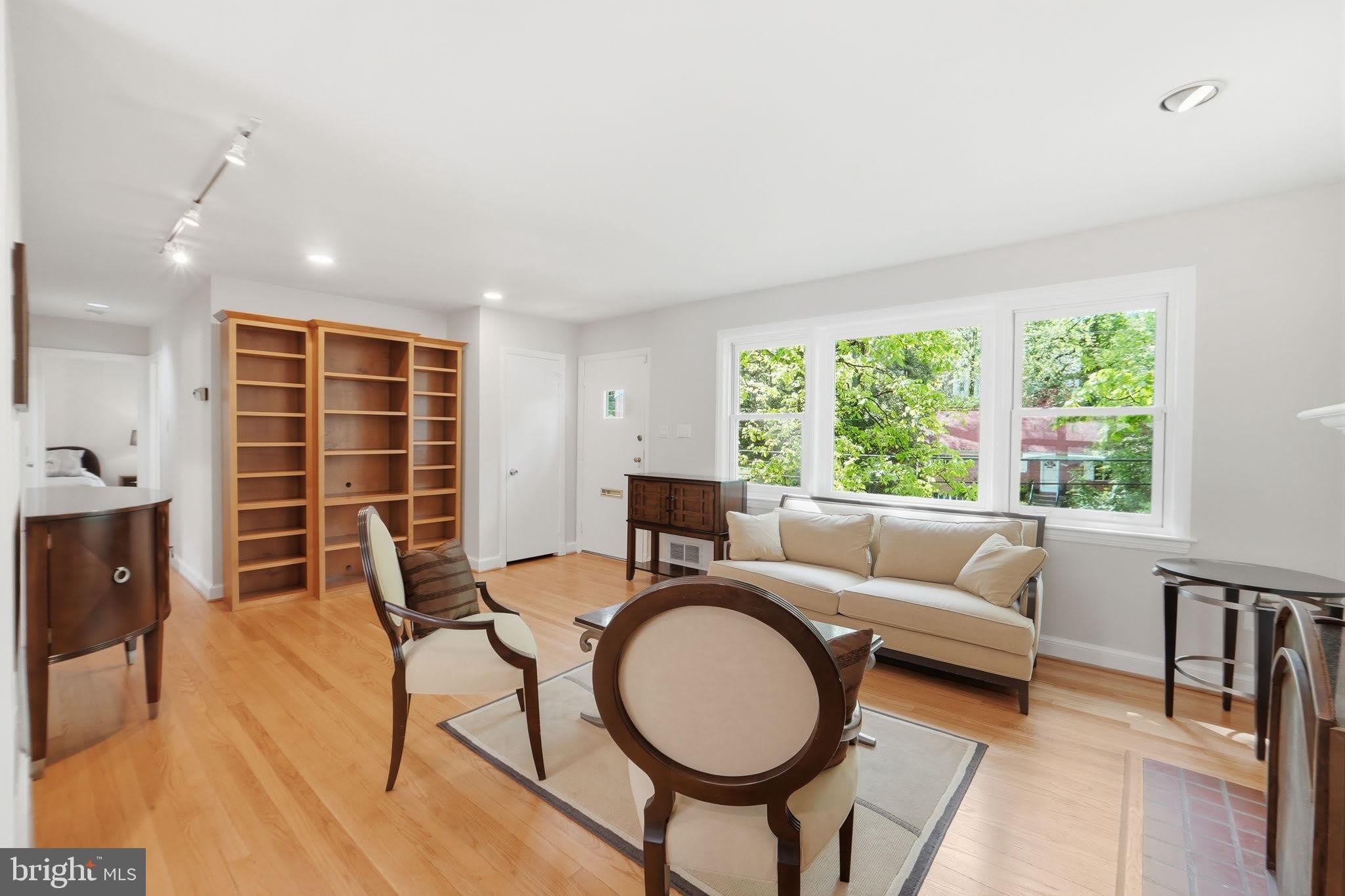 2351 N Vermont Street N – photo 5