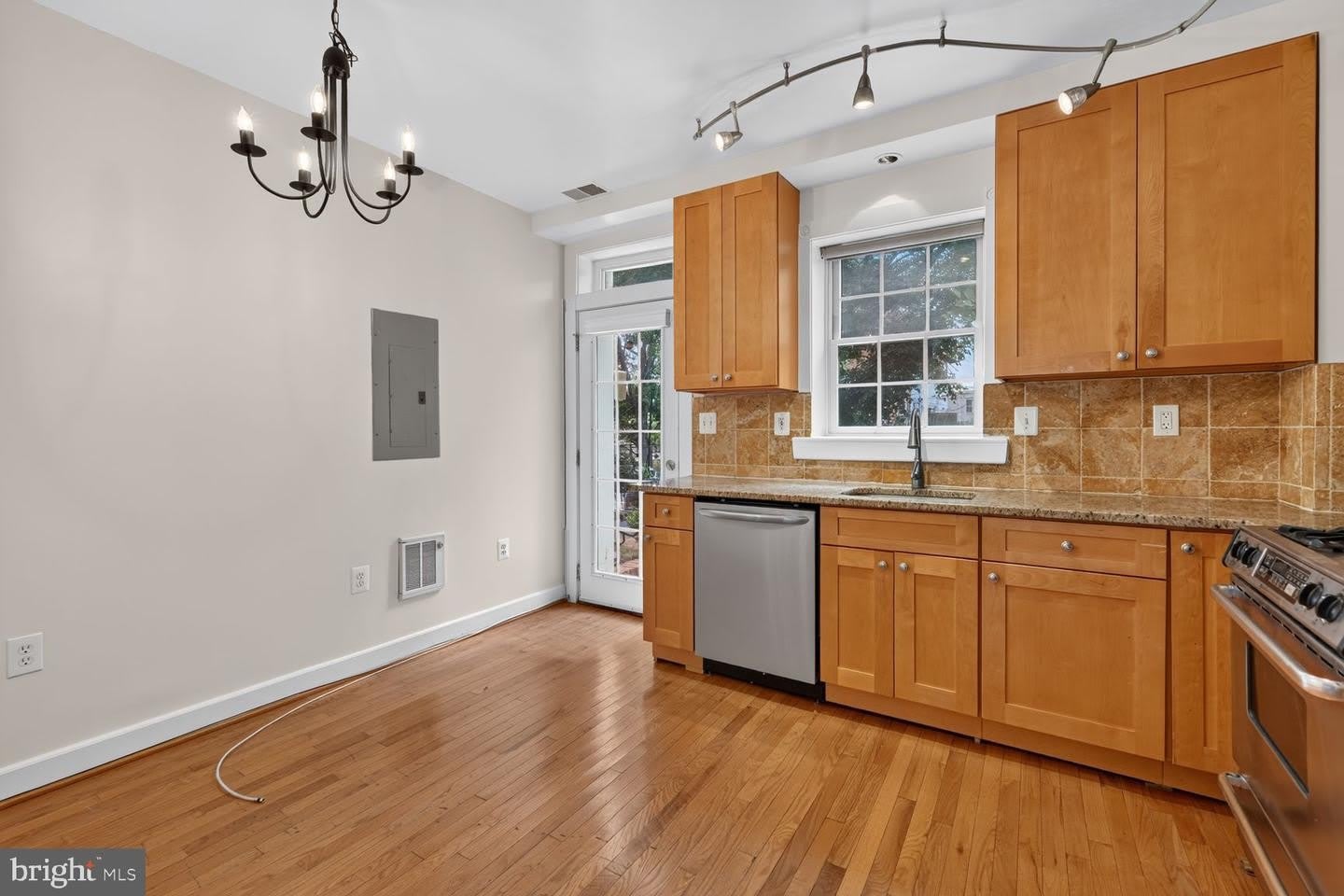 1702 FLORIDA AVE NW – photo 5