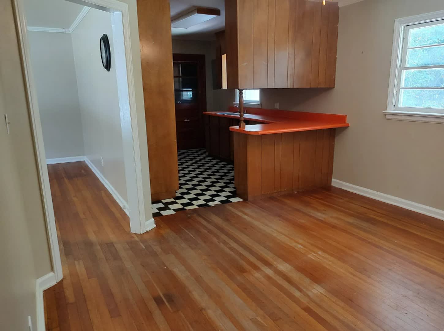 Spacious 4BR and 2Bath Single Story Home – photo 4