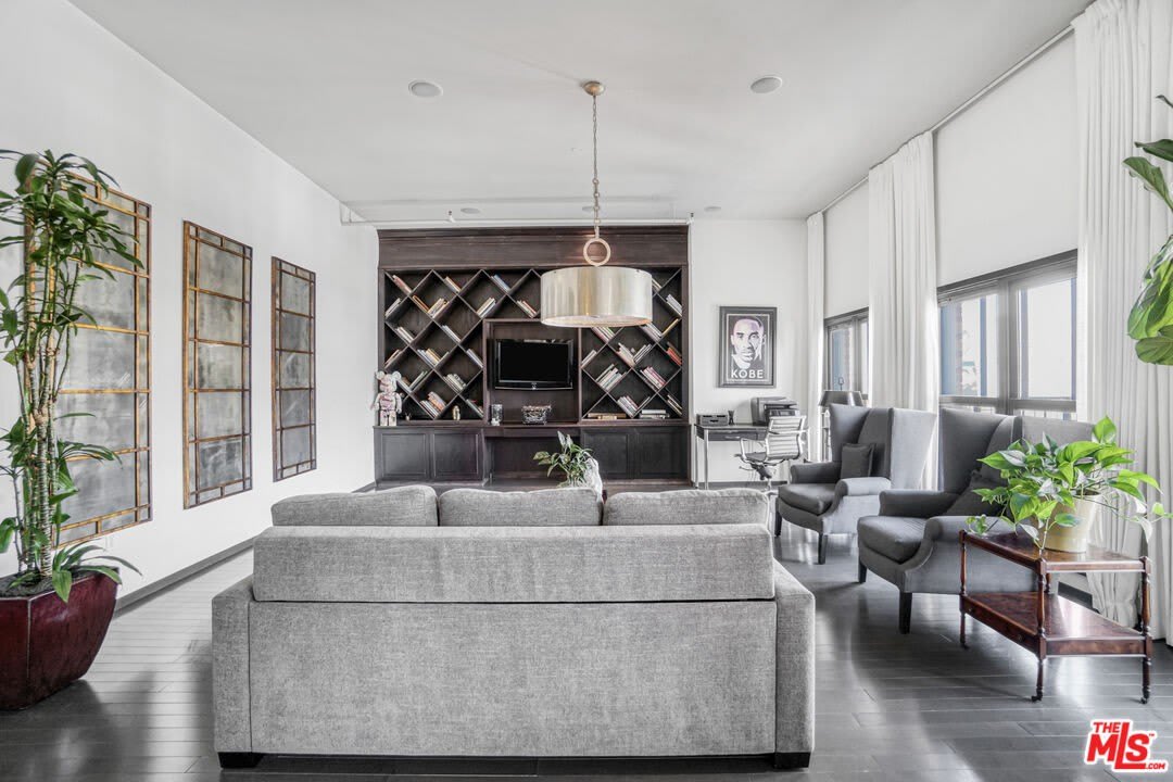 1645 Vine St – photo 5