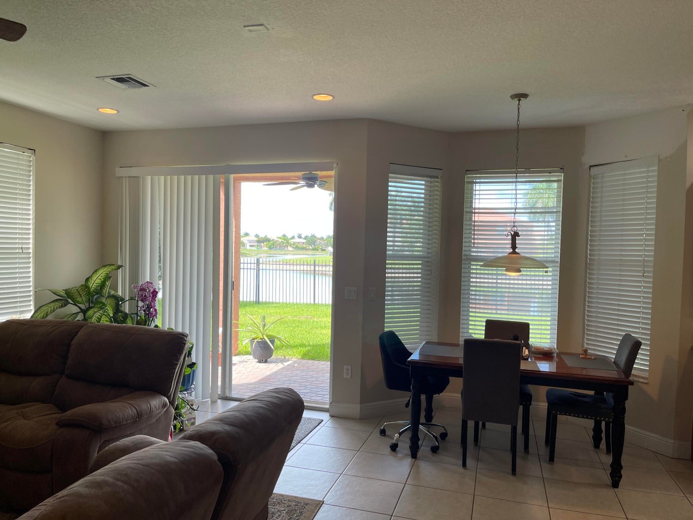 9828 Stover Way – photo 4