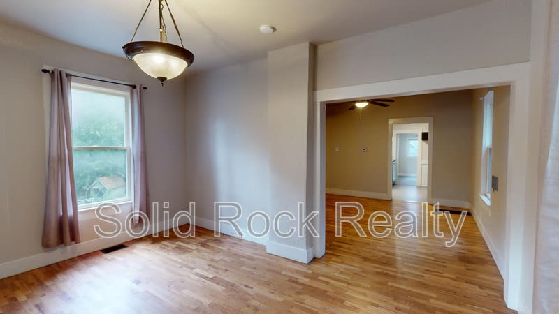 511 East Platte Avenue – photo 2
